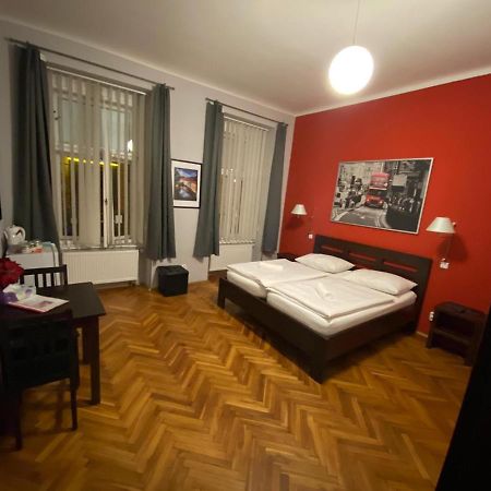 Central Station Studios Praha Bagian luar foto