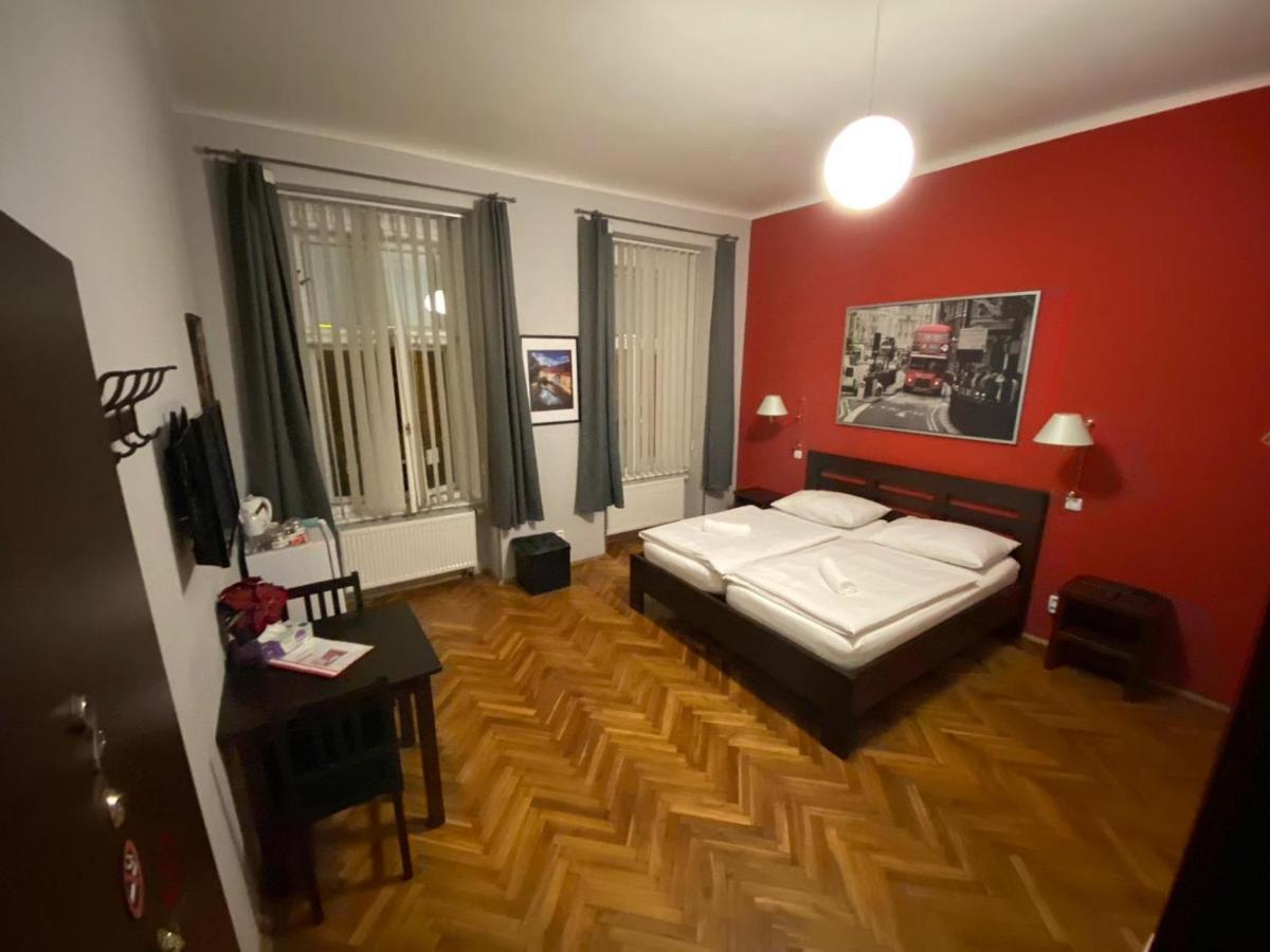 Central Station Studios Praha Bagian luar foto